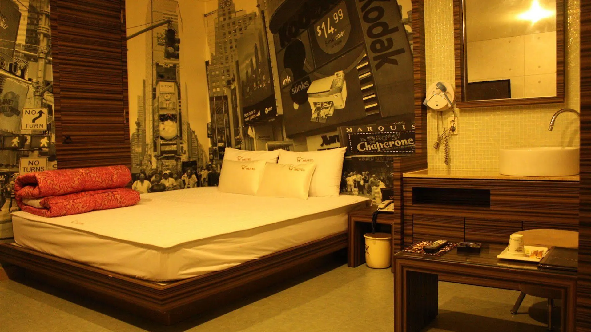 W Motel Busan 2*,